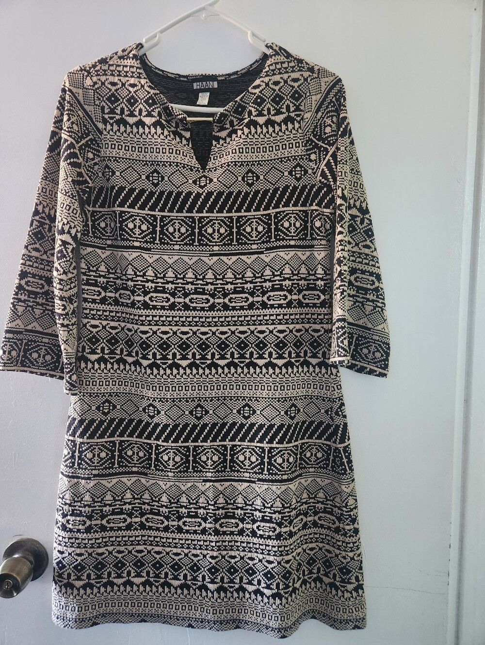 Haani Black & Cream Geometric Asymmetrical-Hem Knit Dress
